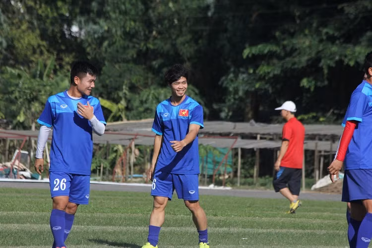 Xoa tan moi tin don suc khoe, Cong Phuong vui ve tren san tap