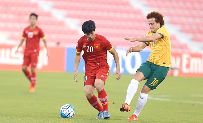 Công Phượng hạ quyết tâm xé lưới của U23 UAE để tri ân NHM.