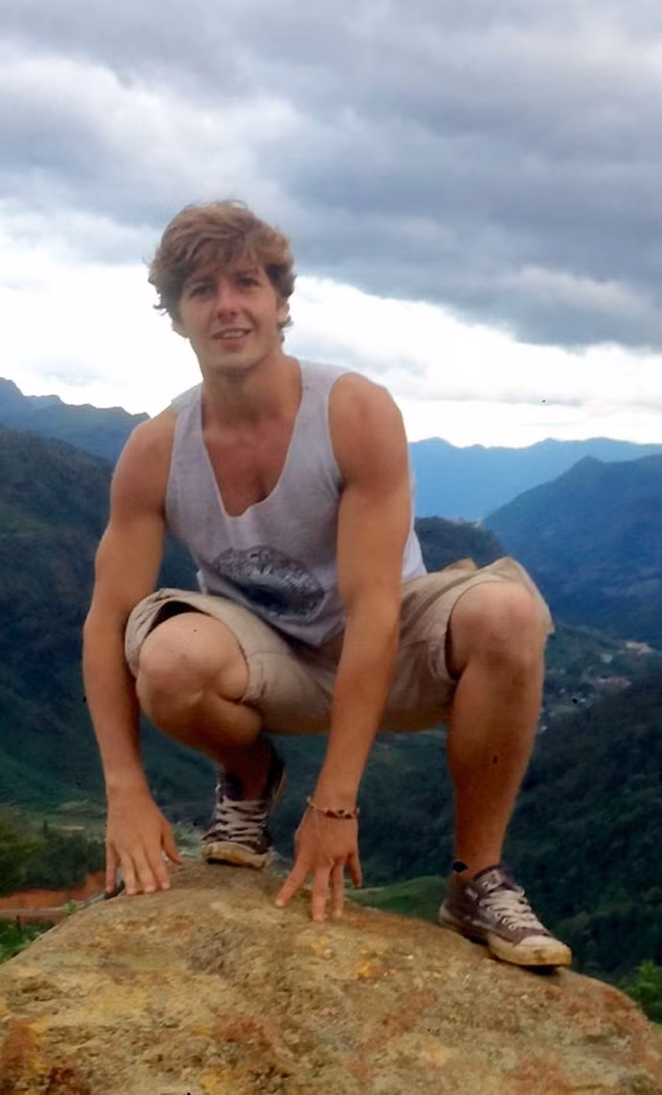 Những bức ảnh Aiden chụp tại Việt Nam trước khi bị tử nạn.