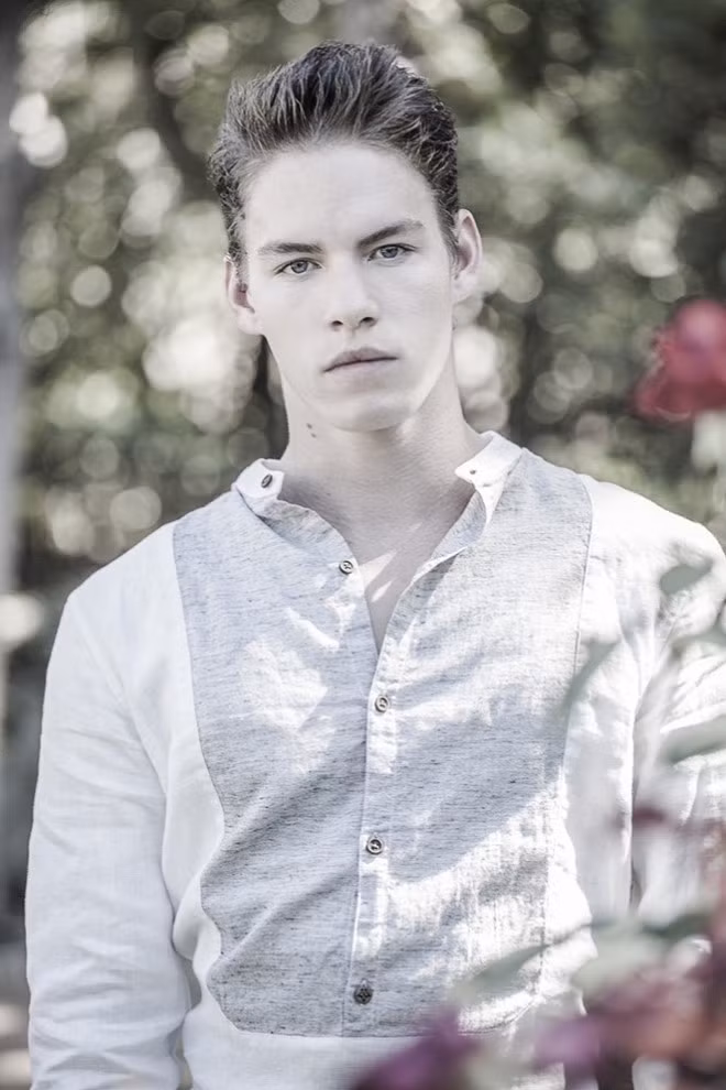 Nhiếp ảnh gia đến từ Los Angeles - Adina Doria - nhận xét: "Tôi thích làm việc cùng Tyler. Cậu ấy rất tài năng, chuyên nghiệp và xứng đáng được nổi tiếng".