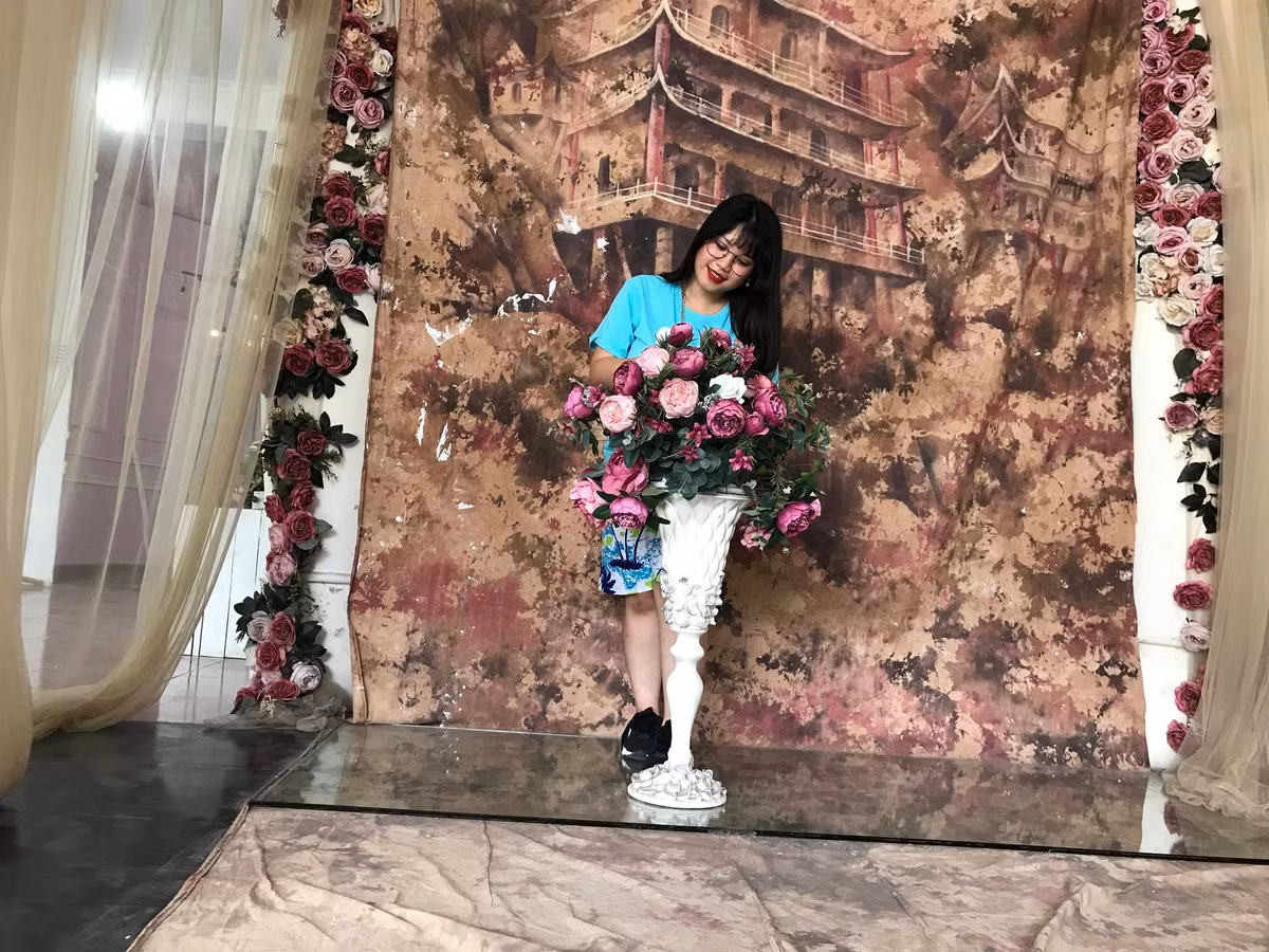 Có thể thấy diện mạo mới của cô nàng trở nên nhẹ nhàng hơn nhiều so với trước đây. Ngực và eo đã được thu nhỏ đúng như ý định ban đầu của Thu Trang.