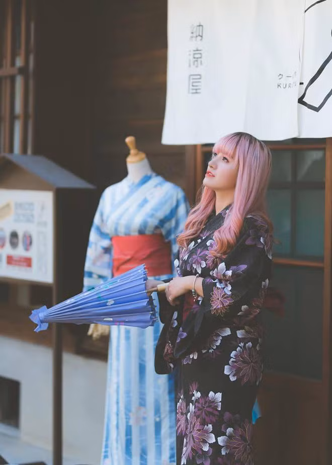 Sở hữu khả năng gắp gấu siêu đẳng, có lần Huyền Trang đã bị chủ quán đề nghị ngừng chơi vì gắp gần hết gấu trong cửa hàng. Lần đó phải dùng bao tải mới có thể đem hết số gấu đó về.