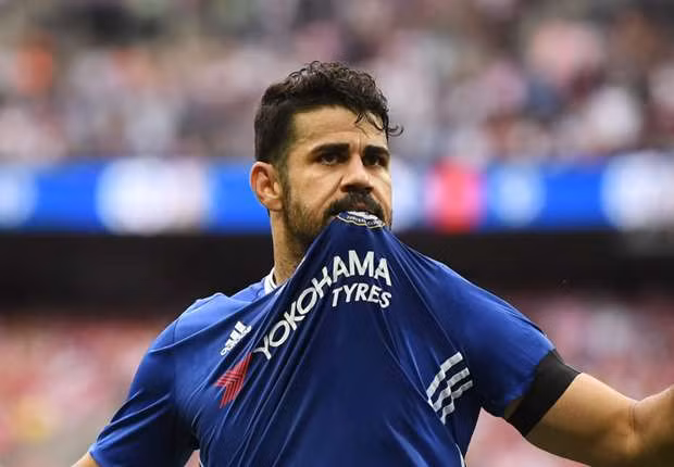 Diego Costa từ chối gia nhập CLB của Trung Quốc: Theo thông tin chuyển nhượng cầu thủ từ tờ Daily Mirror đưa tin tiền đạo Diego Costa sẽ không đến thi đấu ở giải vô địch quốc gia Trung Quốc (Chinese Super League).Sau khi nhận được thông báo không nằm trong kế hoạch của huấn luyện viên Conte ở Chelsea mùa tới, Diego Costa đang chờ đề nghị từ phía đội bóng cũ Atletico Madrid. ẢNh: Daily Mirror