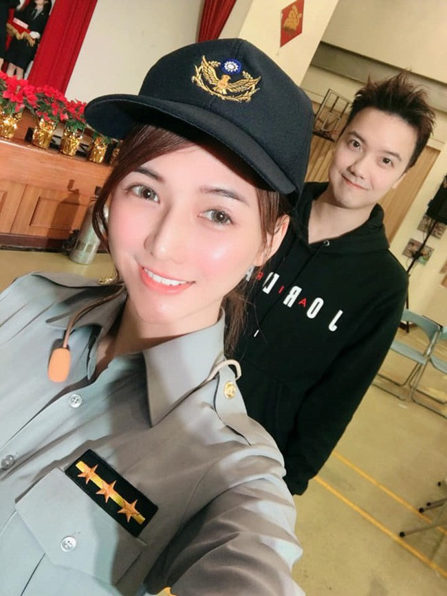 Trước đây Bồng Bồng đã học ngành kỹ thuật điều dưỡng. Sau khi tốt nghiệp, cô nàng này đã làm y tá tại phòng cấp cứu của bệnh viện địa phương suốt 4 năm.