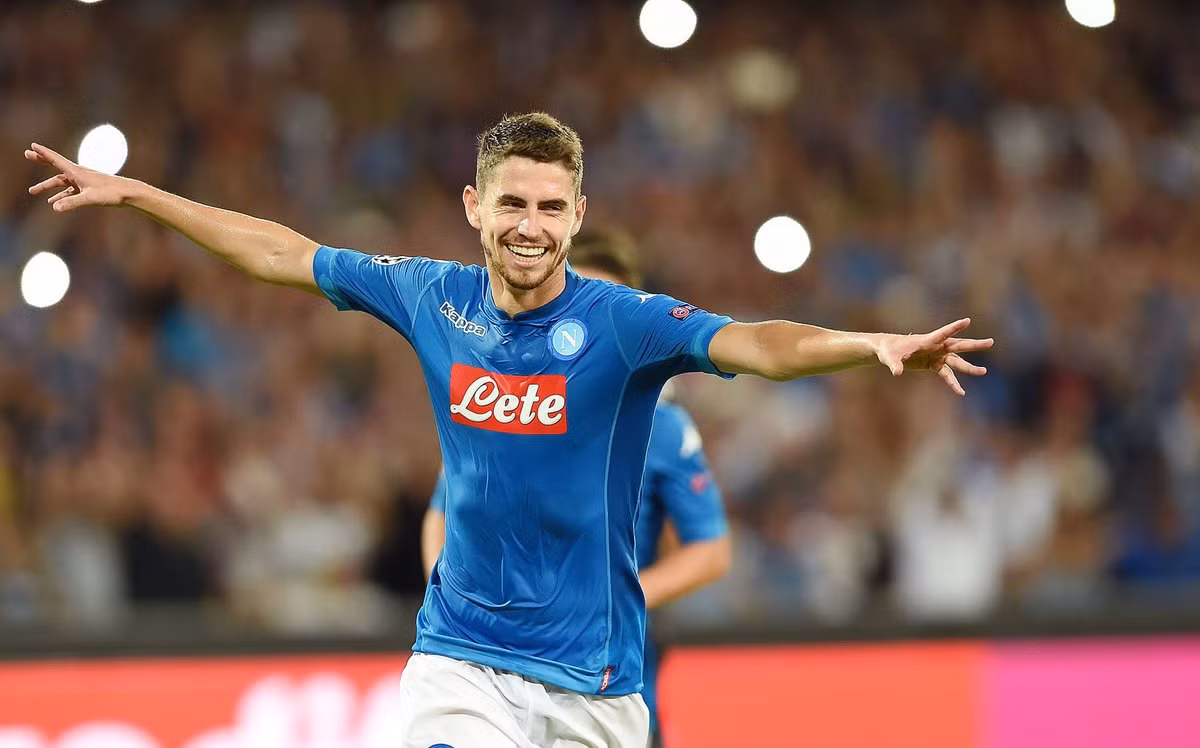 Jorginho nhiều khả năng sẽ rời Napoli trong kỳ chuyển nhượng mùa Hè năm nay. Nhưng đó không phải là M.U mà là Man City.