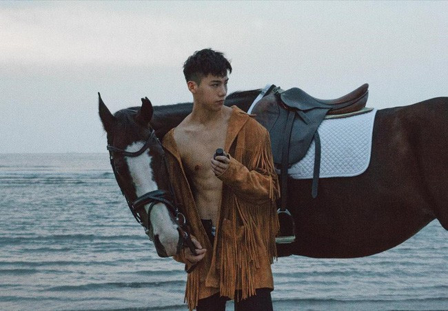 " Trai bán hoa" đã kì công sáng tạo ra rất nhiều không gian, sản phẩm đẹp cho ngành nghệ thuật trang trí.