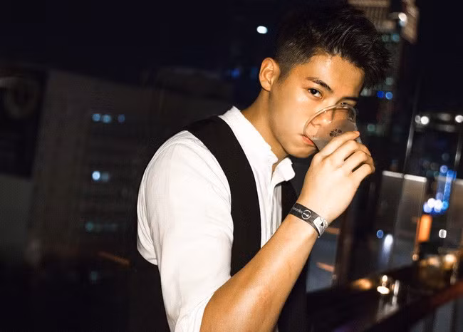 Dù chưa bước chân vào ngành giải trí nhưng ngoại hình của Cheng thừa sức cạnh tranh với bất kì ngôi sao xứ Đài nào khác.