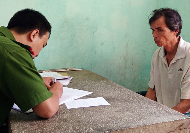 Ông Phương tại cơ quan điều tra. Ảnh: S.T.