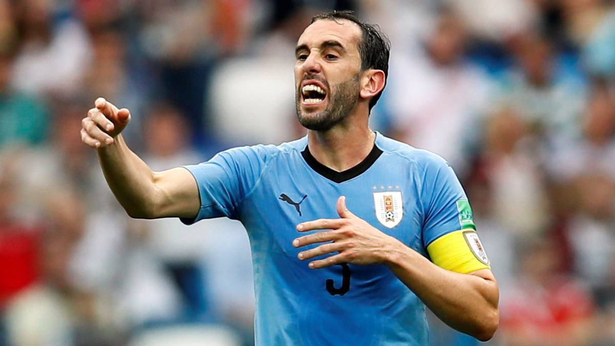 Sau khi mang Cristiano Ronaldo về Italia, Juventus đang khiến thành Madrid tiếp tục điêu đứng với mục tiêu Diego Godin.