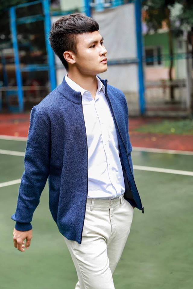 Trước đó, nhiều người từng biết đến Quang Hải trong những bộ hình thời trang cực trẻ trung và năng động.