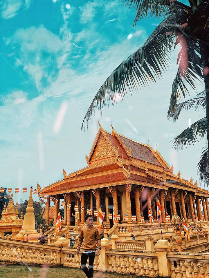 Với lối kiến trúc tinh xảo, tháp Chăm nổi bật giữa loạt kính trúc của 54 dân tộc Việt Nam.