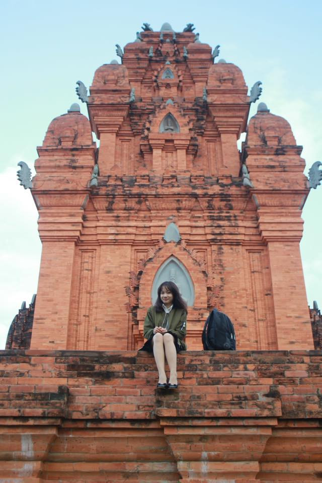 Không ít các bạn trẻ đã tranh thủ cuối tuần để tới làng văn hóa các dân tộc để "sống ảo".