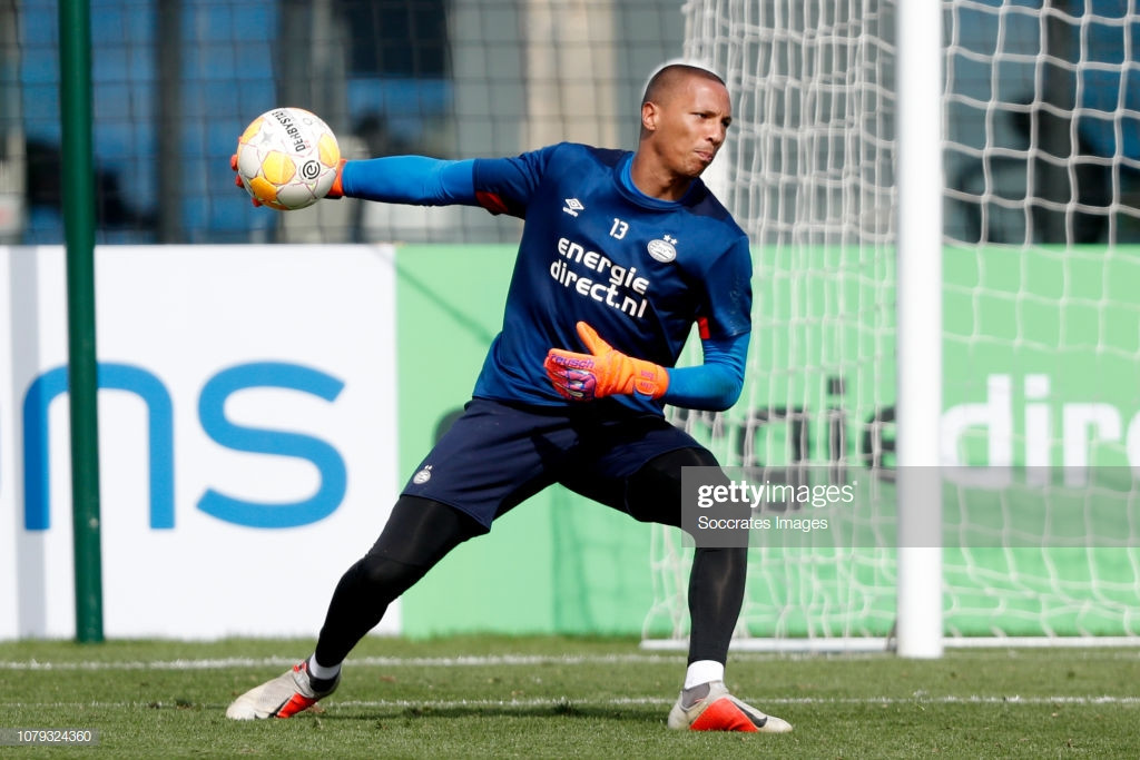 Eloy Room là cầu thủ thứ 3 của Curacao có giá trị chuyển nhượng cao thứ 3 với khoản tiền được Transfermarkt định giá 2 triệu euro.