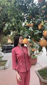 Theo nhiều người, sau một thời gian không được dư luận chú ý, có vẻ như Thư Dung đang làm mọi cách kể cả là đăng hình ảnh phản cảm ở những nơi tôn nghiêm cốt chỉ để gây sự chú ý.