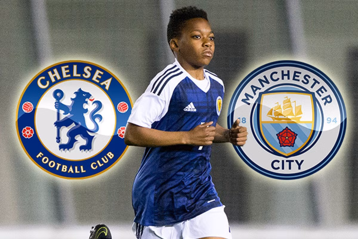 Chelsea muốn có thần đồng Dembele: Theo The Sun, Chelsea đã lên kế hoạch chiêu mộ thần đồng 14 tuổi của Celtic, Karamoko Dembele. Ảnh: The Sun