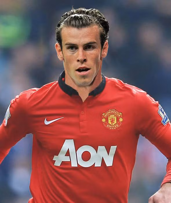 M.U rộng đường mua Bale: Tương lai của Gareth Bale sẽ sớm được định đoạt ngay sau trận chung kết Champions League. Có khả năng, M.U sẽ chiêu mộ thành công chân sút này. Tờ Mundo Deportivo đưa tin, Bale có khả năng sẽ phải ngồi dự bị trong trận chung kết Champions League gặp Juventus, điều này khiến anh cảm thấy tổn thương và quyết ý rời Bernabeu, nhất là khi trận đấu được diễn ra ở quê nhà Cardiff, xứ Wales. Ảnh; Goal