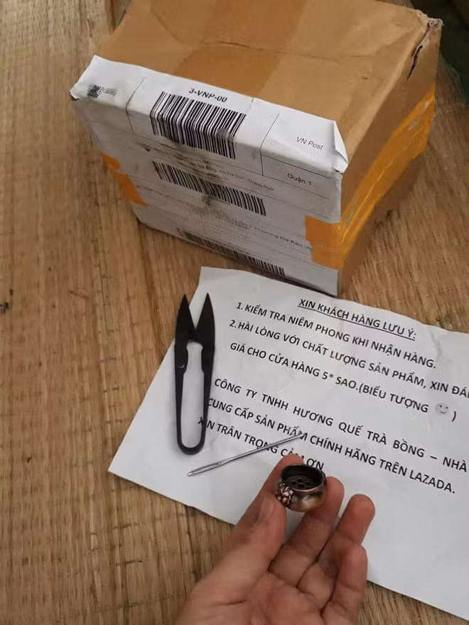 Thời gian qua, không ít những dân mạng đã rơi vào cảnh dở khóc, dở cười khi hình minh họa các sản phẩm đồ ăn thức uống trên mạng xã hội khác xa với những gì mà họ được cầm trên tay.