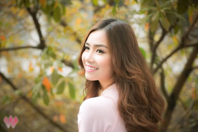 Nguyễn Thị Việt Trinh (SN 1996, Hà Tĩnh) học lớp 60TH2 - Khoa Công nghệ thông tin. Ảnh sử dụng trong bài: BTC Duyên dáng Xây dựng 2016