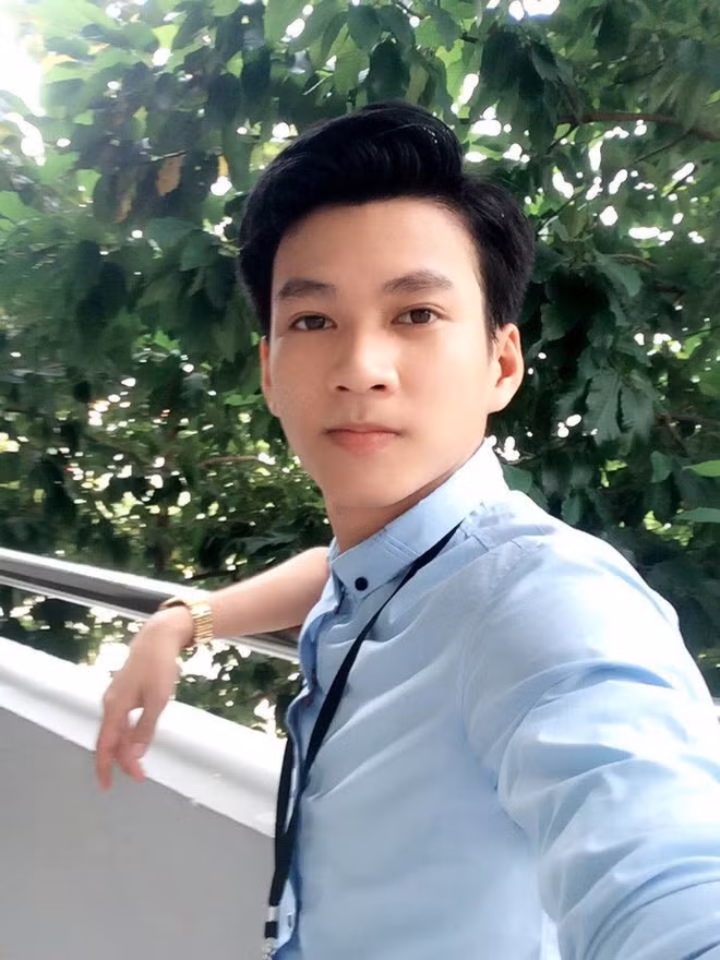 Nói về lý do có món quà này Tấn Hậu chia sẻ trên trang cá nhân rằng, vì ngưỡng mộ nhà chính trị gia trẻ tuổi và tài giỏi này từ lâu. Khi hay tin lịch trình của vị thủ tướng trẻ tuổi này đến Việt Nam và ghé thăm trường ĐH Tôn Đức Thắng, nam sinh 9X Quảng Ngãi này đã nảy ra ý tưởng sẽ thực hiện món quà gì đó đặc biệt để tặng quà và cậu bạn này đã sử dụng chính bàn tay tài hoa để vẽ chân dung của chính người mình hâm mộ.