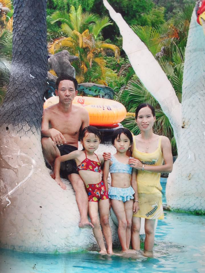 Trong bức thư những câu chữ được viết rất tình cảm "chúc em yêu ngủ ngon", "thỉnh thoảng viết thư nhé đừng để anh mong nhiều", "chồng yêu của em". Điều này khiến không ít dân mạng tấm tắc khen tình yêu cách đây 20 năm đẹp đẽ quá. Chỉ đọc qua vài dòng thư người ta cũng thấy được sự hạnh phúc.