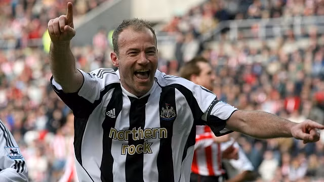 Trong chiến thắng 3-1 của Newcastle trước Leicester năm 1997, Alan Shearer lập hat-trick, trong đó có cú volley hoàn hảo từ ngoài vòng cấm, bóng đi với tốc độ gần 138 km/h khiến thủ môn Leicester bất động.