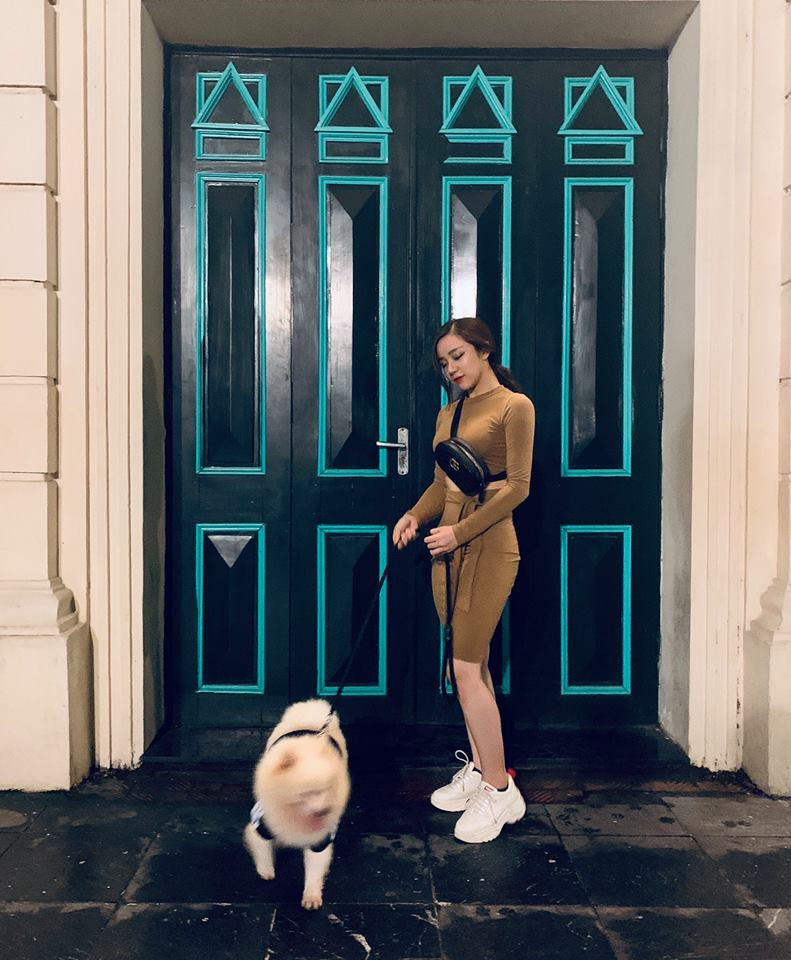 Còn nickname Minh Tuấn chia sẻ: "Ôi đùi phều mờ kìa nhưng ít ra được cái mặt đẹp. Sống ảo không có tội nhưng đừng ảo quá thôi là được".