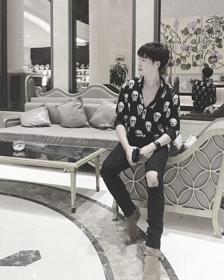 Trọng Lân sở hữu gương mặt lạnh, điển trai kiểu hot boy Hàn Quốc. Phong cách thời trang của anh cũng khá trẻ trung, bắt mắt đúng trend của giới trẻ Hàn nên dẫn tới việc các cô gái tưởng nhầm là "Oppa".