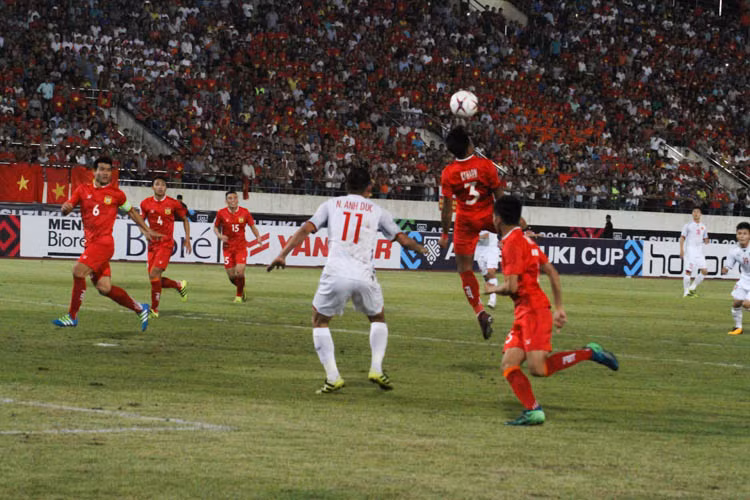 Cong Phuong giup doi tuyen Viet Nam mo man AFF Cup 2018 tung bung