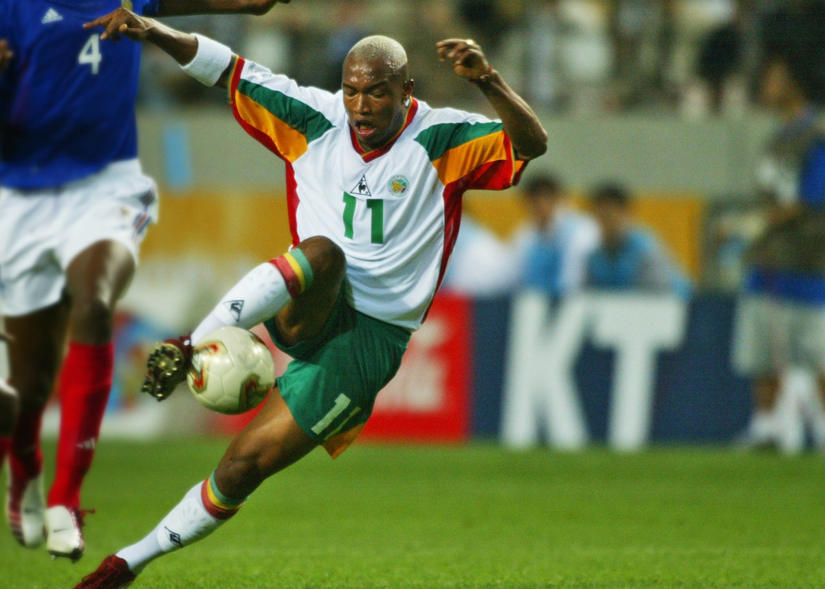 Câu chuyện thần kỳ tại World Cup 2002 của Senegal được viết tiếp tại vòng 16 đội khi họ đánh bại Thụy Điển với tỉ số 2-1 trên chấm 11m. El Hadji Diouf và đồng đội chỉ chịu dừng lại tại trước Thổ Nhĩ Kỳ với bàn thua trong hiệp phụ ở tứ kết.
