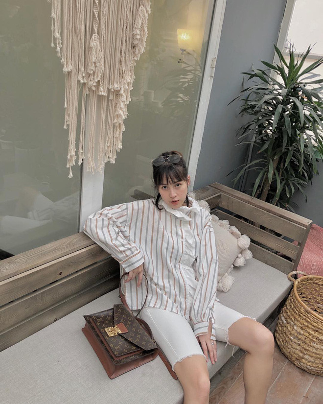 Ngoài ra, mặt mộc của Mai B cũng khiến các mẹ bỉm nào phải ghen tỵ vì làn da sáng khoẻ, căng mịn.