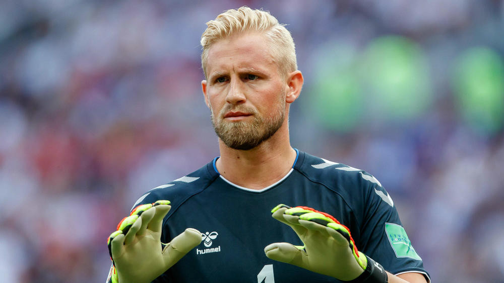Lãnh đạo Chelsea đặt vấn đề với Leicester City về thương vụ của Kasper Schmeichel nhưng bày cáo kiên quyết không bán nếu không có 50 triệu bảng.