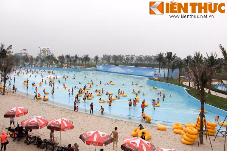 Những ngày giữa tháng 4 vừa qua, người dân Hà Nội cũng như các tỉnh lân cận dồn sự quan tâm đặc biệt về rất khu du lịch quốc tế Tuần Châu Hà Nội – Tuần Châu Ecopark nơi có công trình được mệnh danh là “ Bãi biển nhân tạo lớn nhất ĐNÁ” tại xã Sài Sơn – huyện Quốc Oai – TP Hà Nội.