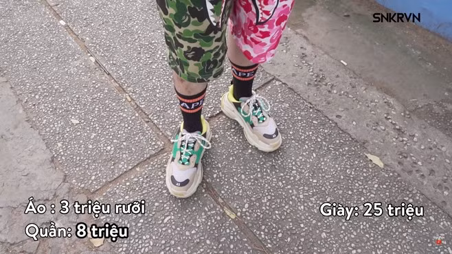 Chứng kiến màn "khoe của" của các bạn trẻ, dân mạng đã lại nhiều ý kiến và trong đó không ít những ý kiến trái chiều.