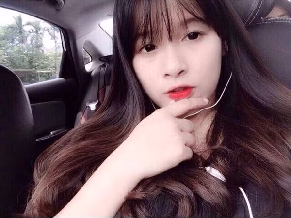 Ngay sau khi những hình ảnh của Trà My được đăng tải, trang cá nhân của cô bạn này đã thu hút hơn 31.000 lượt người tương tác, kết bạn và nhiều bình luận.