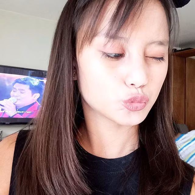 Thuở trước, Gaviola từng thổ lộ rằng cô bé muốn đi học và trở thành một giáo viên để giúp đỡ những đứa em của mình cũng như biết bao nhiêu đứa trẻ ăn xin ngoài kia. Tuy nhiên, kể từ sau khi được biết đến rộng rãi, cô bé lại được mời tham gia vào nhiều chương trình trên truyền thông và đó là điều giúp cô bé này và gia đình khấm khá hơn.