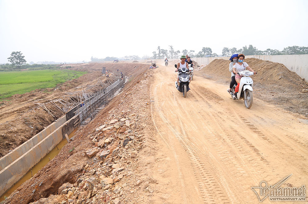 Tan muc de be tong nghin met gan 40 ty bao ve Thu do khoi ngap lut-Hinh-10