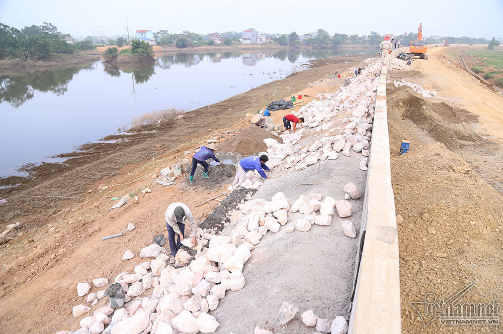 Tan muc de be tong nghin met gan 40 ty bao ve Thu do khoi ngap lut-Hinh-6