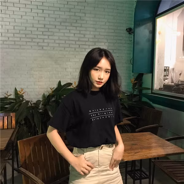 Mặc dù những thông tin về cô nàng 9X Nha Trang này còn khá ít ỏi nhưng với chừng đó bức ảnh thôi, Phương Nhi đã khiến nhiều đấng mày râu phải thay đổi cách nhận xét về "thiên thần tỷ tỷ" hay "tiên nữ hạ phàm".