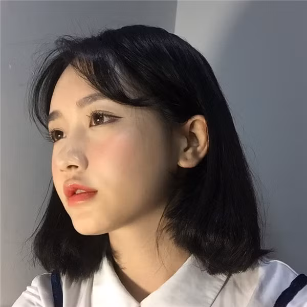 Vẻ đẹp thuần khiết cùng giữ thông tin cá nhân khá tốt, Phương Nhi gây nên sự tò mò và thu hút khá lớn cho cộng đồng mạng. Ảnh sử dụng trong bài: Instagram nhân vật.