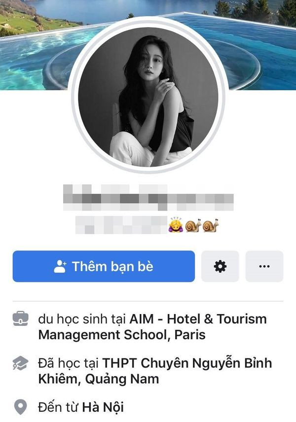 Mới đây, Cư dân mạng đã đăng một "bóc phốt" cô gái có tài khoản facebook là T.K.M. lấy hình của một số hot girl Trung Quốc gần 1 năm qua để câu like trên Facebook và Instagram.