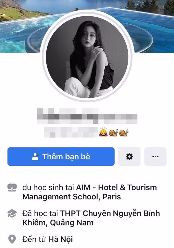 Mới đây, Cư dân mạng đã đăng một "bóc phốt" cô gái có tài khoản facebook là T.K.M. lấy hình của một số hot girl Trung Quốc gần 1 năm qua để câu like trên Facebook và Instagram.