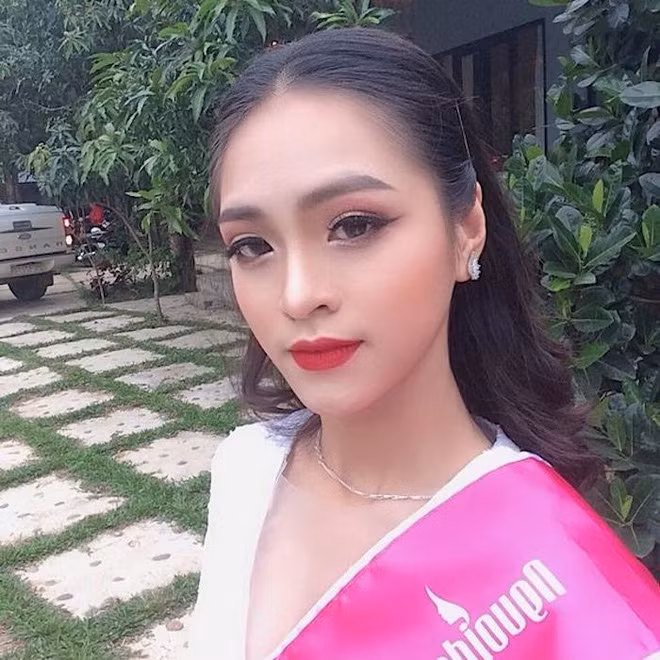 Huyền Nga sở hữu nét đẹp ngọt ngào, trong sáng cùng chiều cao lý tưởng.