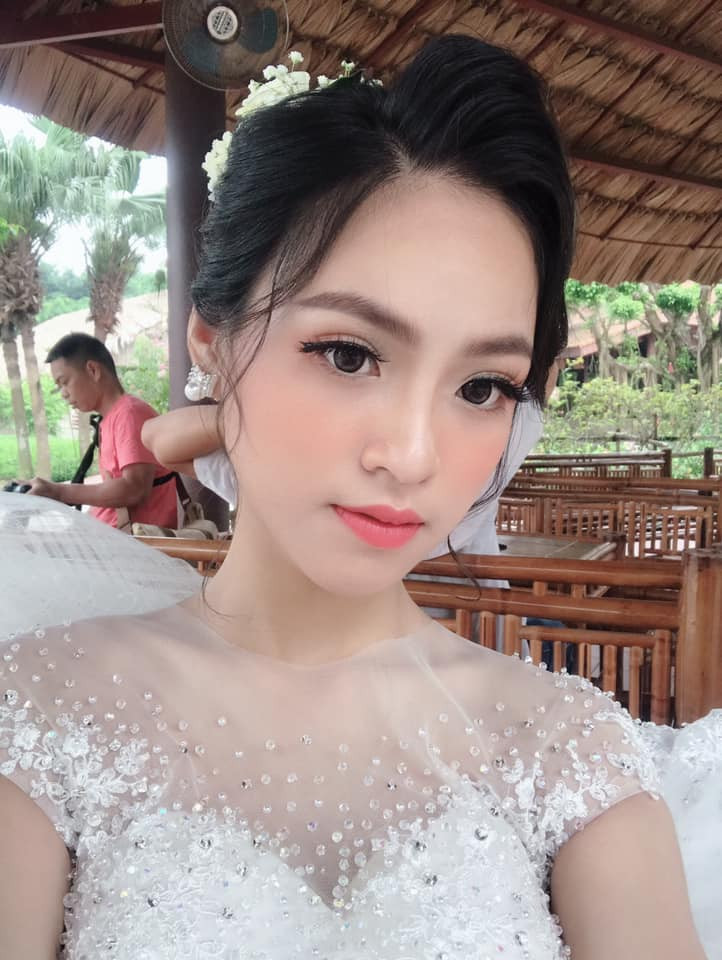 Huyền Nga bật mí nếu có cơ hội được mời tham gia diễn xuất, người cô mong muốn được đóng cặp là diễn viên Thu Quỳnh.