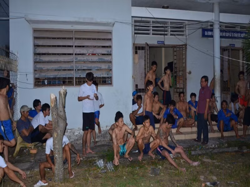 Hang chuc hoc vien cai nghien o Dong Thap bo tron