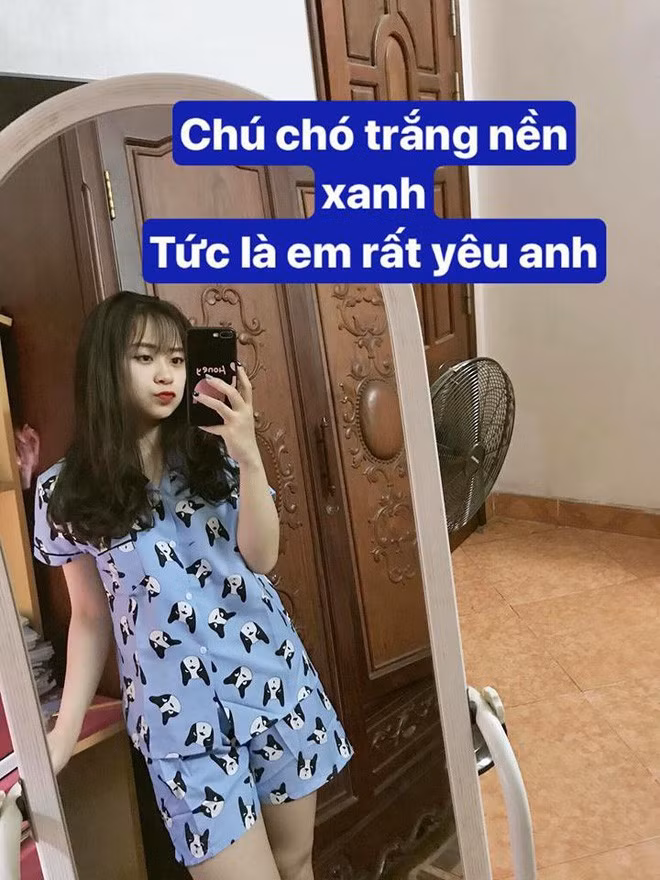 Bên cạnh sự thông minh và khá ngọt ngào trong việc thả thính, Hương Ly được nhiều người nhận xét có dung mạo khá xinh đẹp từ khuôn mặt cho đến hình thể.
