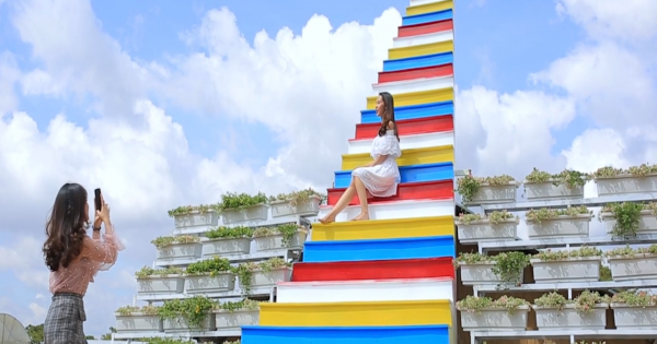 Cụ thể nickname Hoàng Quý bình luận: "Tiếc thì tiếc thật nhưng thực sự mình cũng đi rồi và cũng thấy khá nguy hiểm khi các công trình này đều khá chênh vênh và không được gia cố chắc chắn".