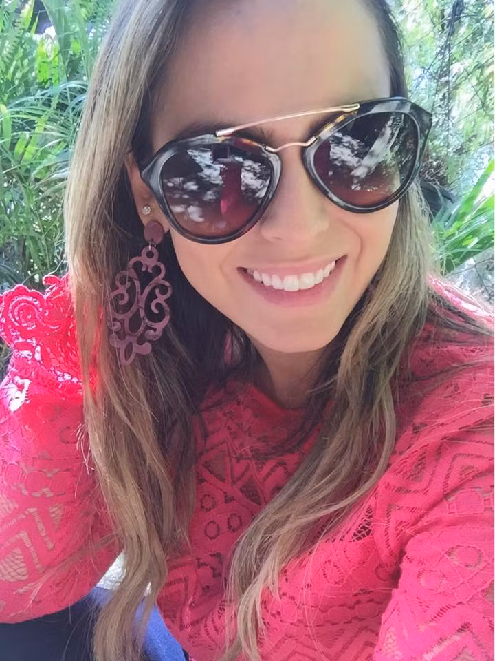 Trên tờ Mirror, Lima kể rằng sau vài câu hỏi xã giao, Cris Ronaldo bắt đầu “hành động” bằng cách xin Lima vài bức hình “mát mẻ” mà cô chụp trong phòng tập thể hình.