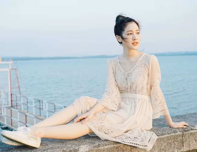 Cùng ngắm thân hình của cô hot girl đa sắc, đa tài xứ Chùa Vàng Pimmy.