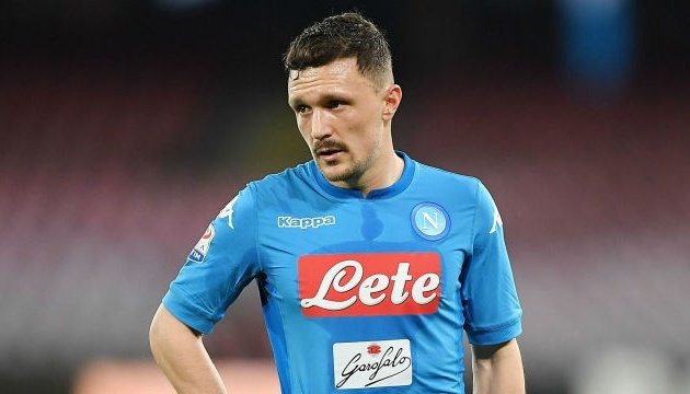 Theo Tuttosport, AC Milan có thể sẽ đặt lên bàn đàm phán mức giá 13 triệu euro để thuyết phục Napoli bán Mario Rui.