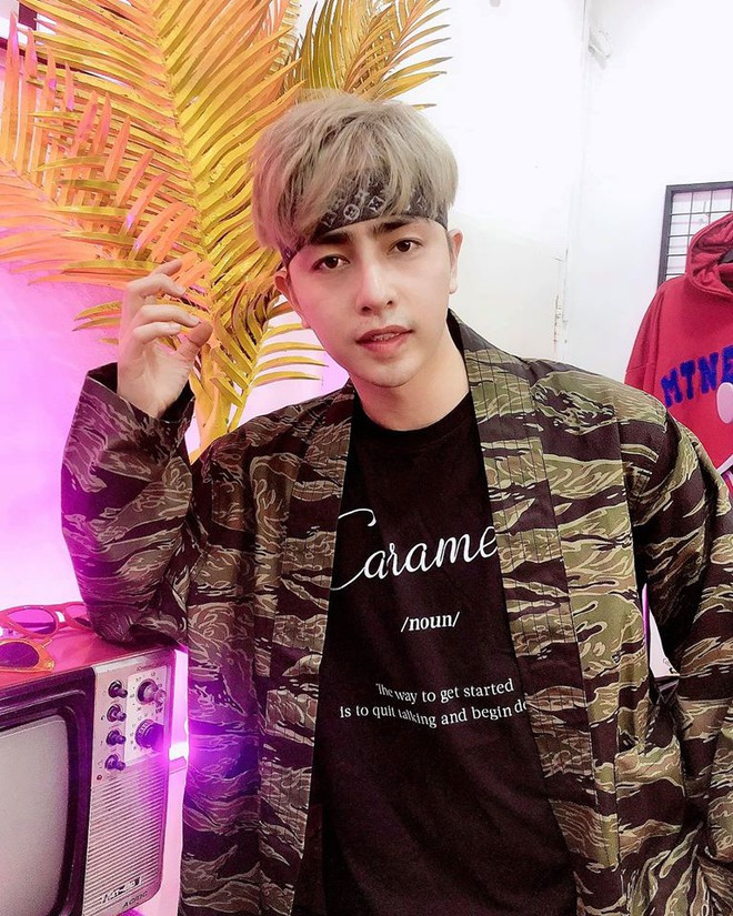 Trước khi công khai chuyện tình cảm với ca sĩ Thu Thủy, Kin Nguyễn gây chú ý với nhan sắc khác lạ. Gương mặt anh có sự thay đổi lớn từ mắt, mũi tới cằm. Số đông nhận xét kể từ khi dao kéo, Kin Nguyễn nhìn gượng gạo, thiếu tự nhiên.